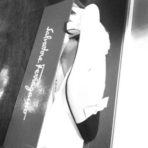 NIB Ferragamo spiga Napa calf Nero. Tan/black.